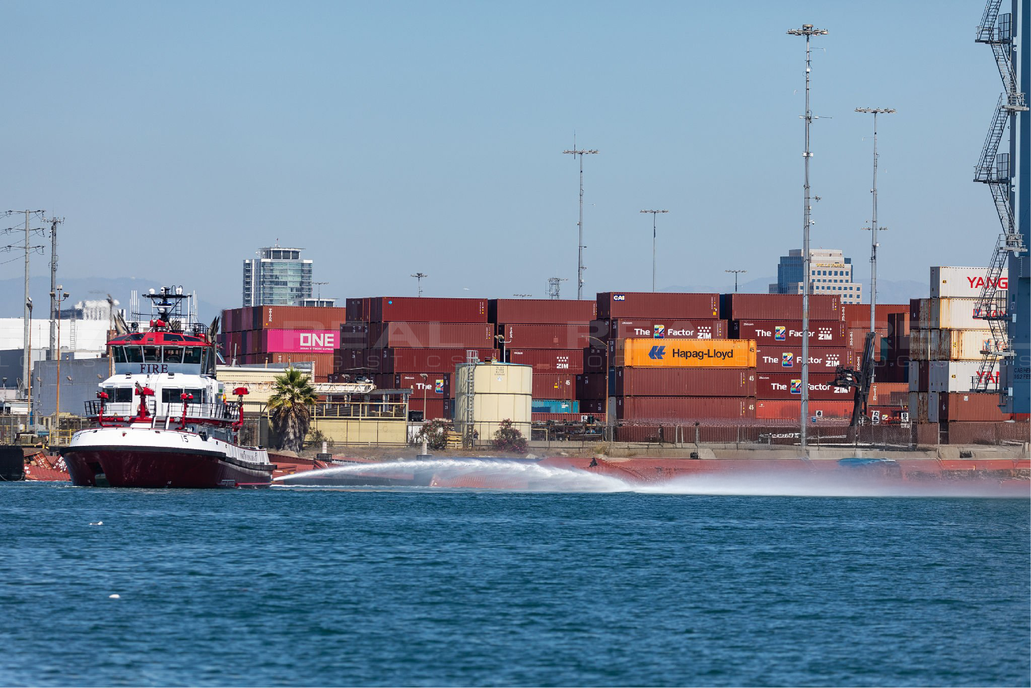 67-container-roi-tu-tau-zim-mississippi-tai-cang-long-beach (6).webp